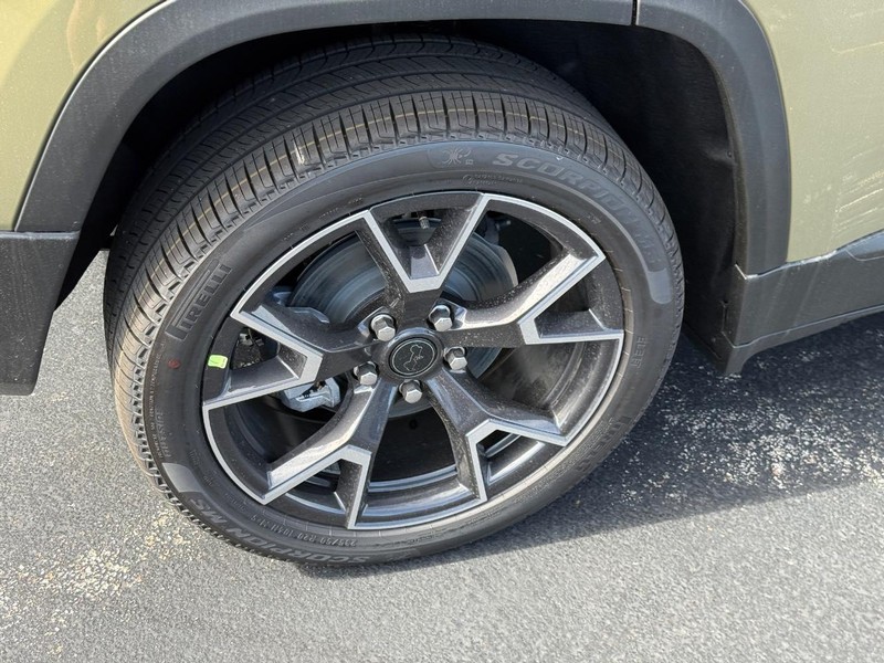 Jeep Cherokee Vehicle Full-screen Gallery Image 5