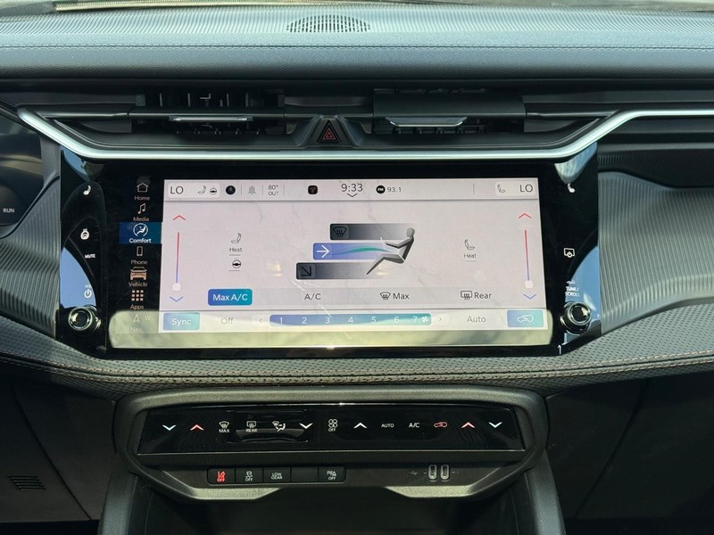 Jeep Cherokee Vehicle Full-screen Gallery Image 9