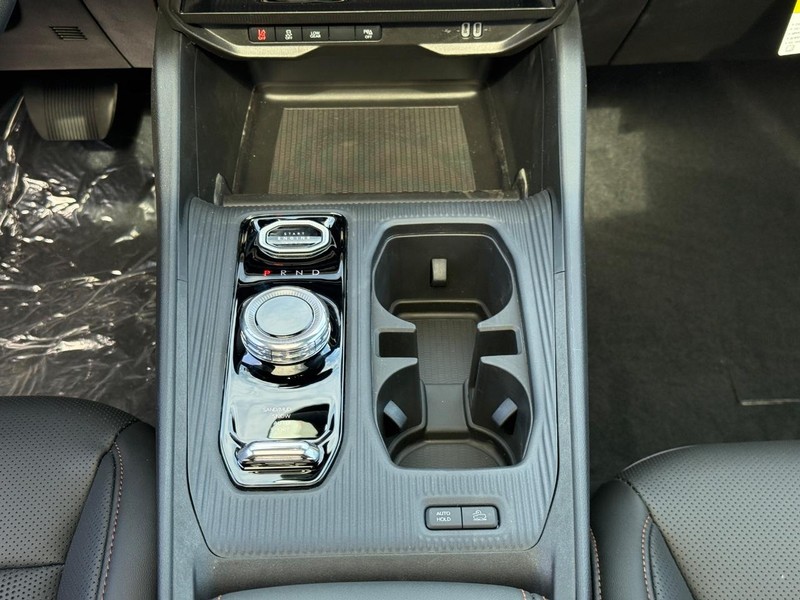 Jeep Cherokee Vehicle Full-screen Gallery Image 10