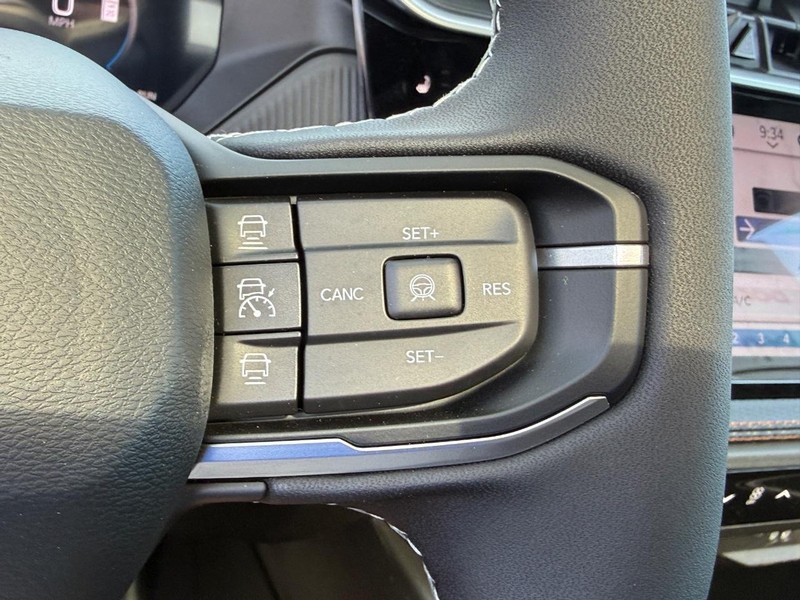 Jeep Cherokee Vehicle Full-screen Gallery Image 15