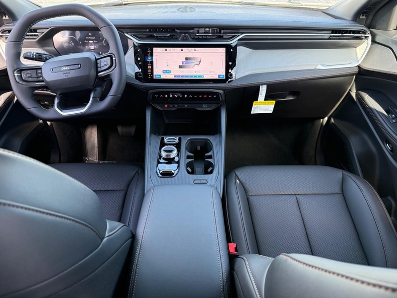 Jeep Cherokee Vehicle Full-screen Gallery Image 7