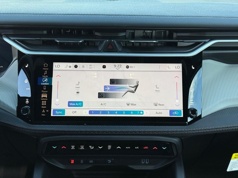 Jeep Cherokee Vehicle Full-screen Gallery Image 9