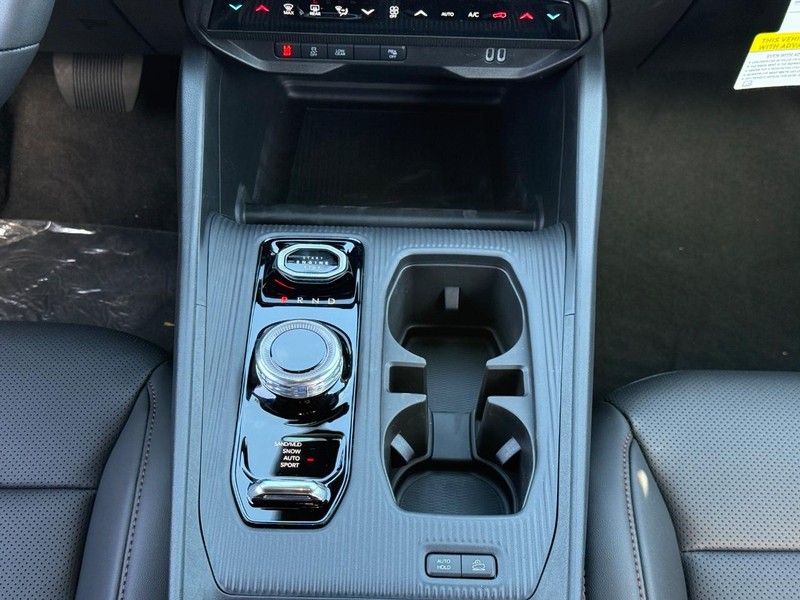 Jeep Cherokee Vehicle Full-screen Gallery Image 10