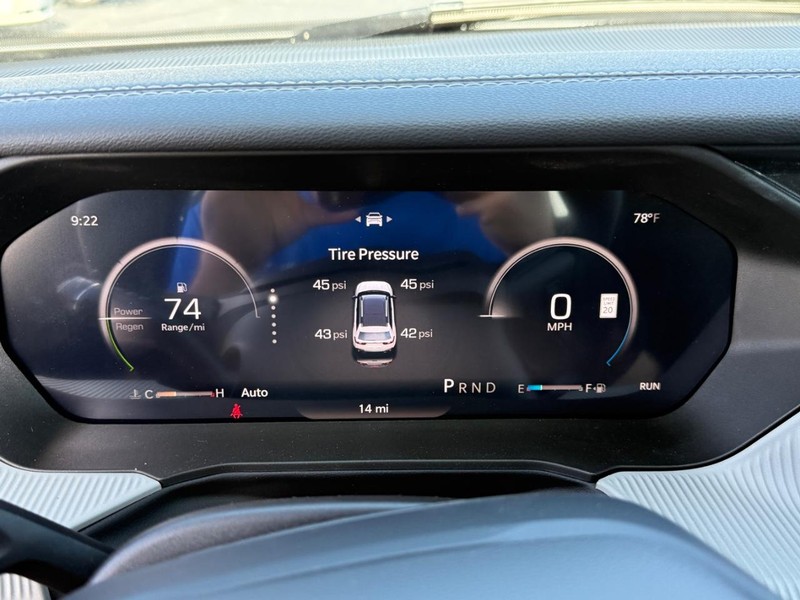Jeep Cherokee Vehicle Full-screen Gallery Image 15