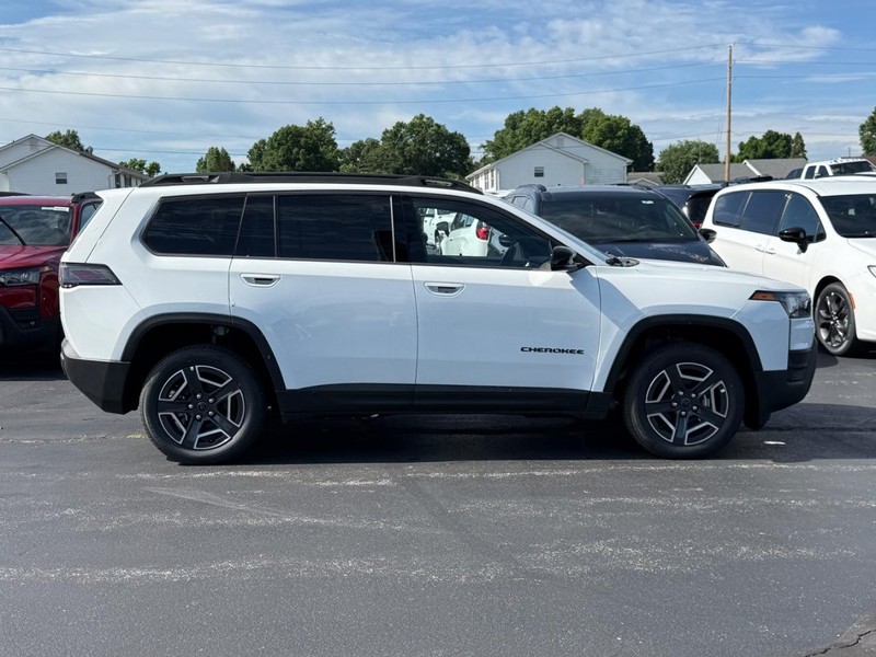Jeep Cherokee Vehicle Full-screen Gallery Image 2