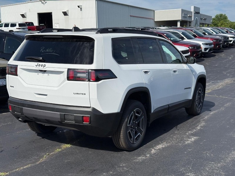 Jeep Cherokee Vehicle Full-screen Gallery Image 3