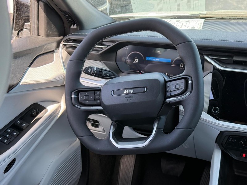 Jeep Cherokee Vehicle Full-screen Gallery Image 8