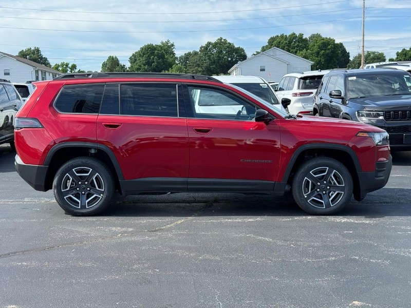 Jeep Cherokee Vehicle Full-screen Gallery Image 2