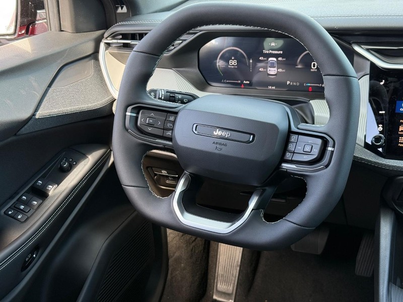 Jeep Cherokee Vehicle Full-screen Gallery Image 8