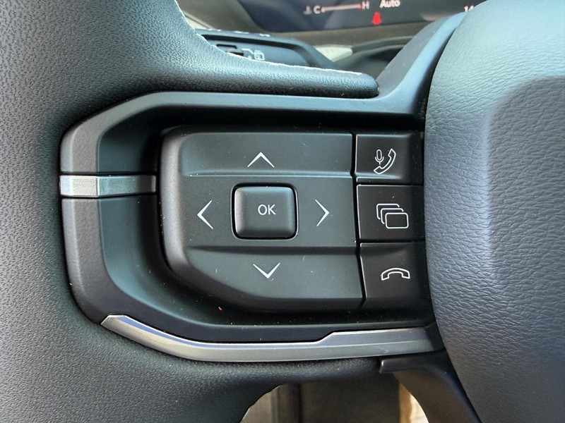 Jeep Cherokee Vehicle Full-screen Gallery Image 13