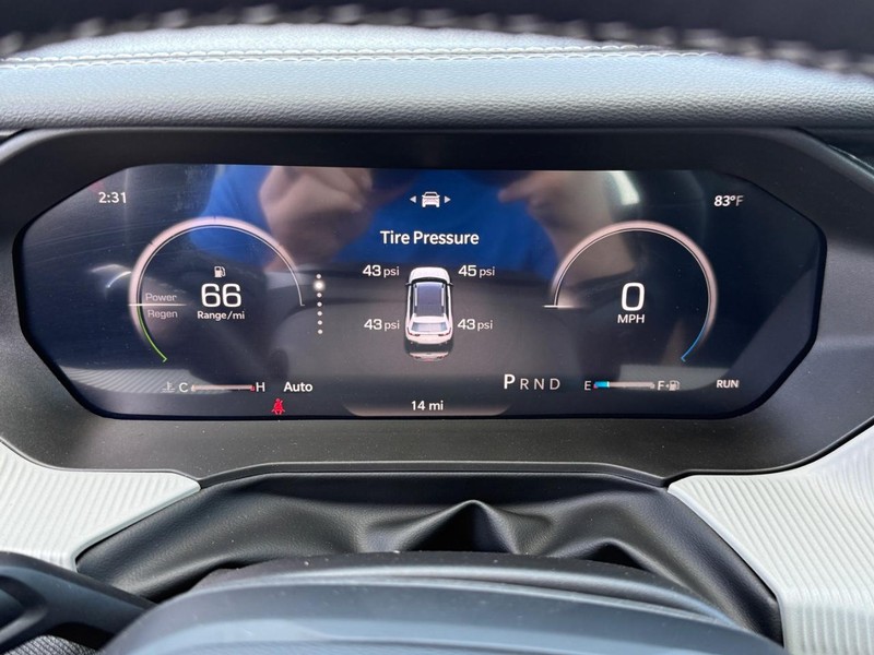 Jeep Cherokee Vehicle Full-screen Gallery Image 15