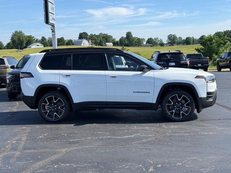 Jeep Cherokee Vehicle Full-screen Gallery Image 2