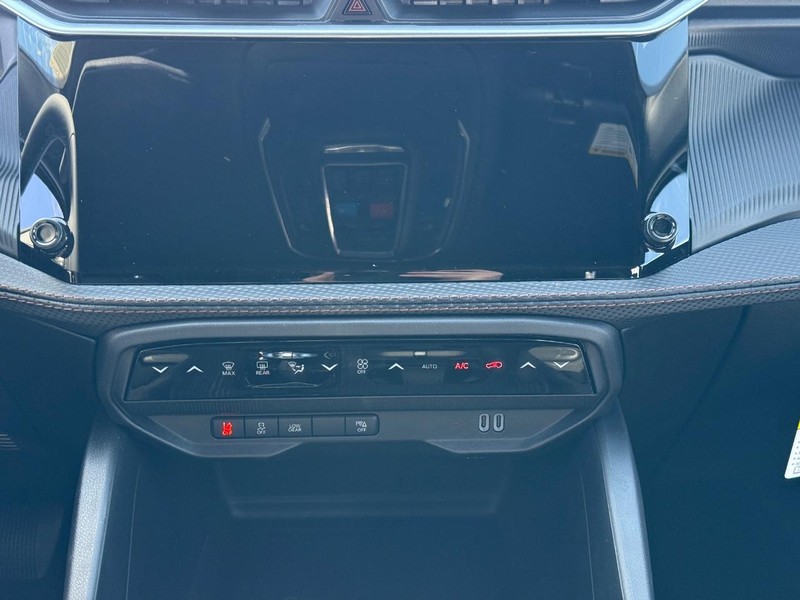Jeep Cherokee Vehicle Full-screen Gallery Image 8
