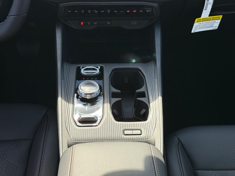 Jeep Cherokee Vehicle Full-screen Gallery Image 9