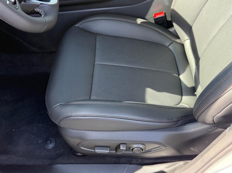 Jeep Cherokee Vehicle Full-screen Gallery Image 12