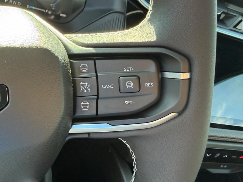 Jeep Cherokee Vehicle Full-screen Gallery Image 14