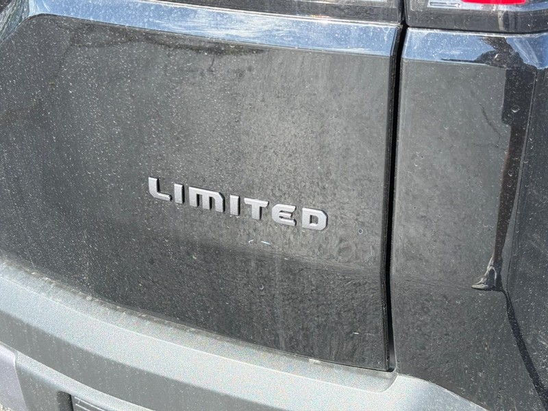 Jeep Cherokee Vehicle Full-screen Gallery Image 4
