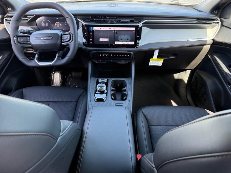 Jeep Cherokee Vehicle Full-screen Gallery Image 7