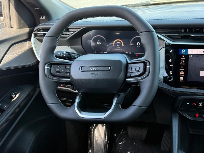 Jeep Cherokee Vehicle Full-screen Gallery Image 8