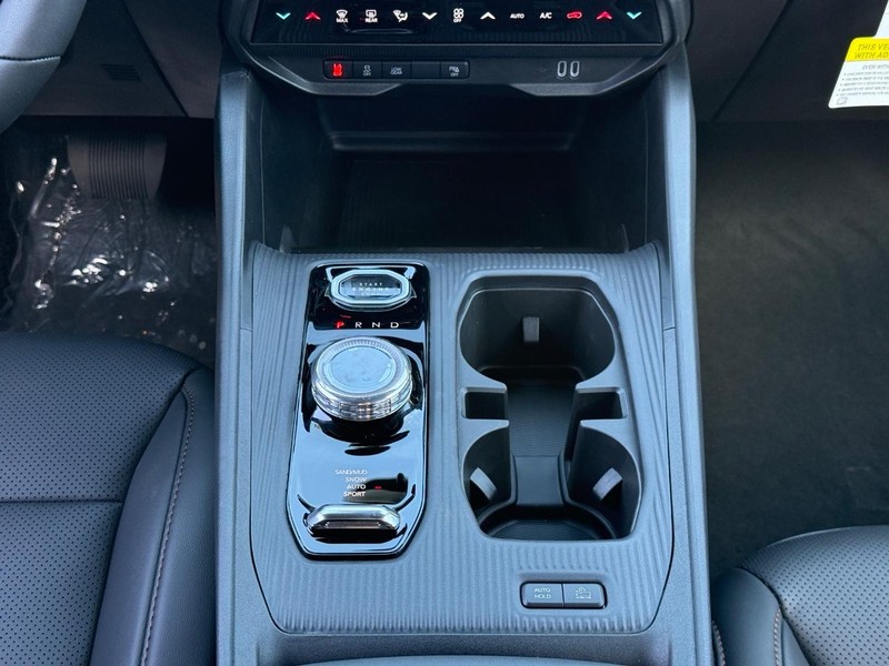 Jeep Cherokee Vehicle Full-screen Gallery Image 10