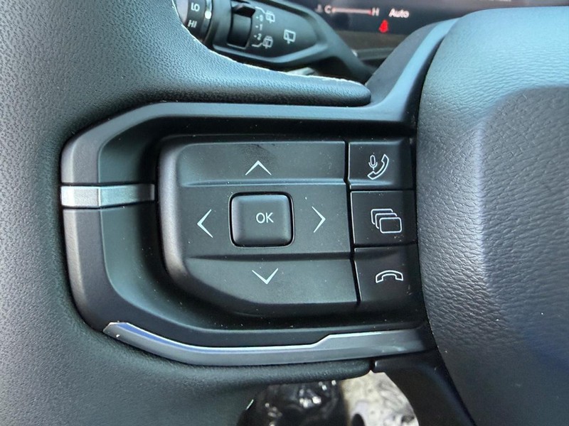 Jeep Cherokee Vehicle Full-screen Gallery Image 13