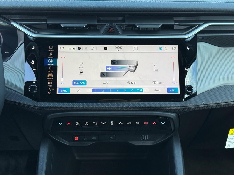 Jeep Cherokee Vehicle Full-screen Gallery Image 9