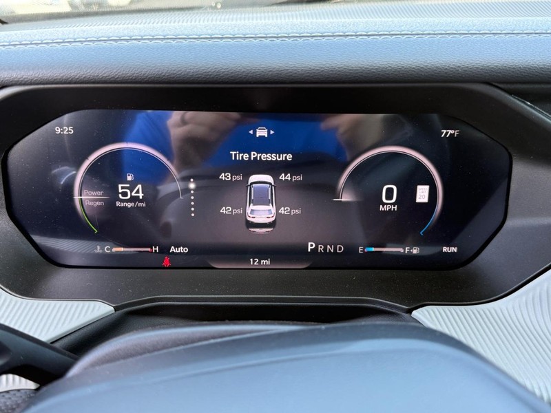 Jeep Cherokee Vehicle Full-screen Gallery Image 15