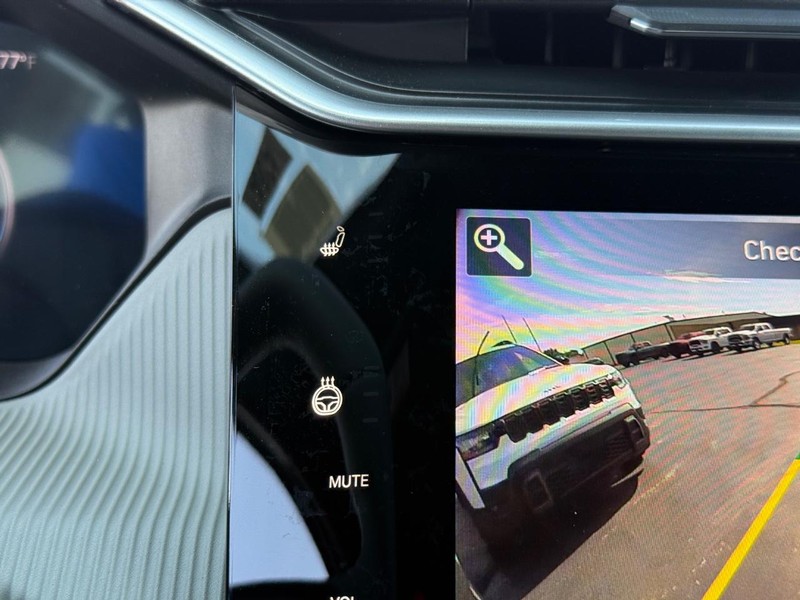 Jeep Cherokee Vehicle Full-screen Gallery Image 17