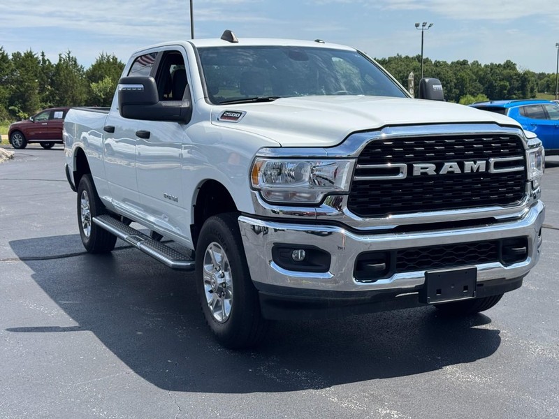 Ram 2500 Vehicle Full-screen Gallery Image 2