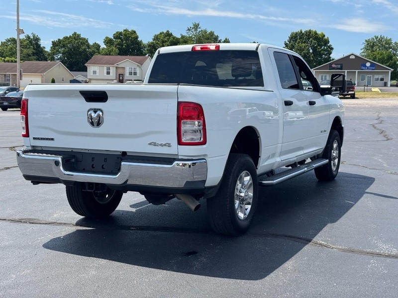 Ram 2500 Vehicle Full-screen Gallery Image 4
