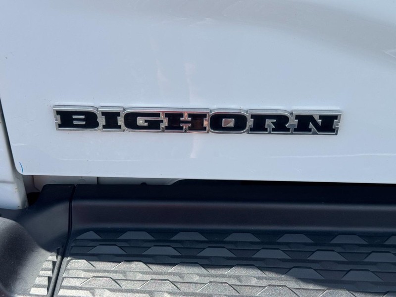 Ram 2500 Vehicle Full-screen Gallery Image 5