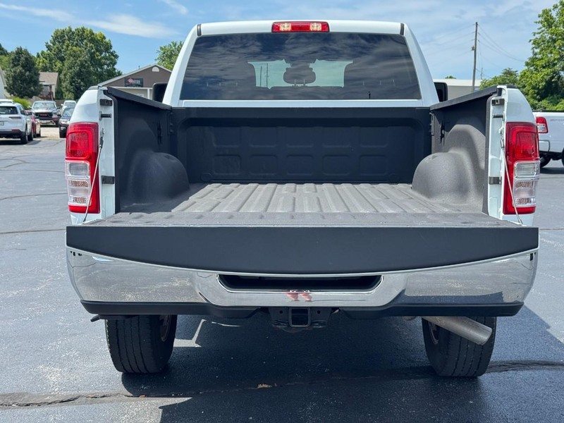 Ram 2500 Vehicle Full-screen Gallery Image 6