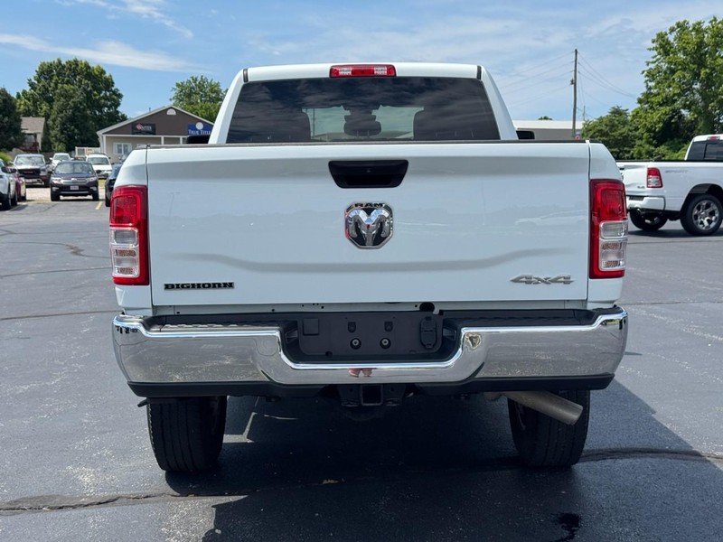 Ram 2500 Vehicle Full-screen Gallery Image 7