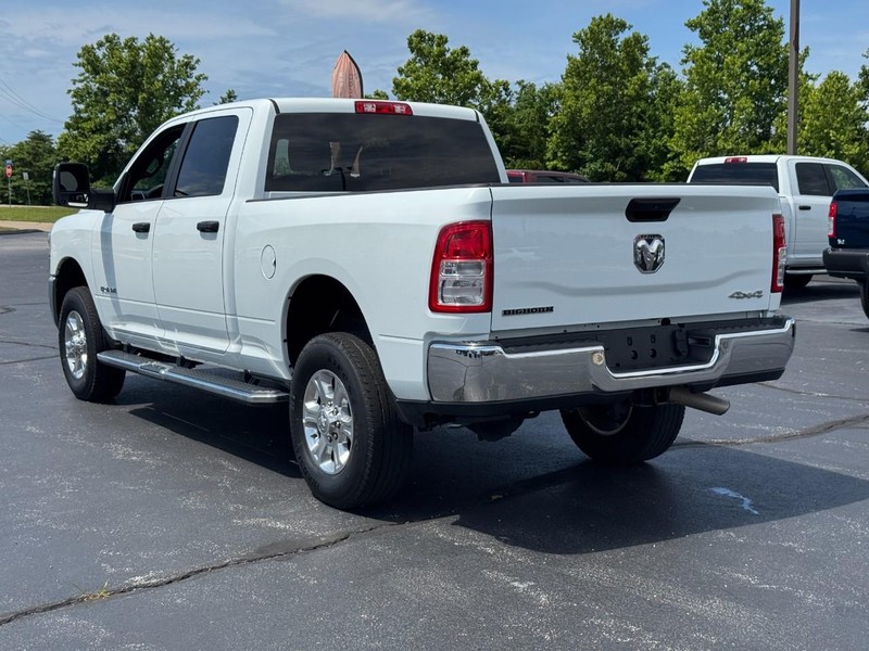 Ram 2500 Vehicle Full-screen Gallery Image 8
