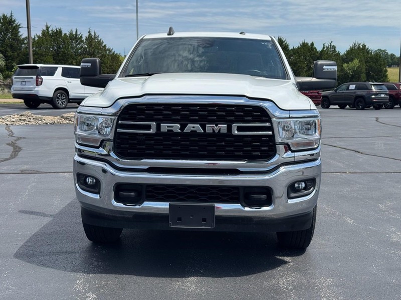 Ram 2500 Vehicle Full-screen Gallery Image 11