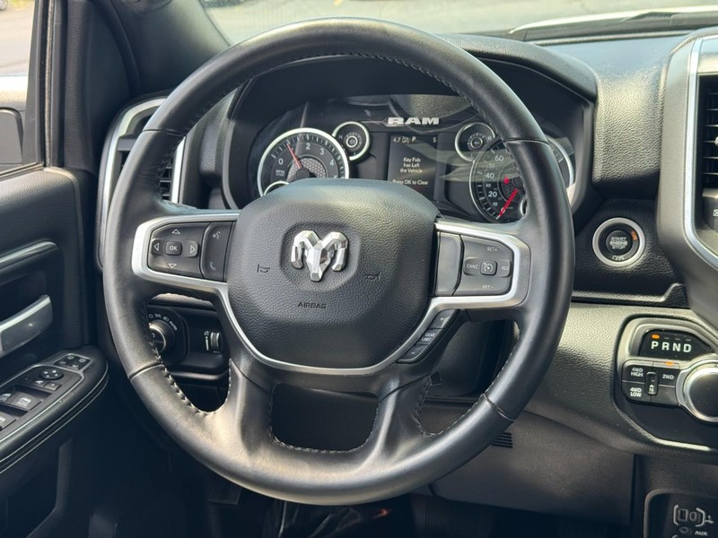 Ram 2500 Vehicle Full-screen Gallery Image 14