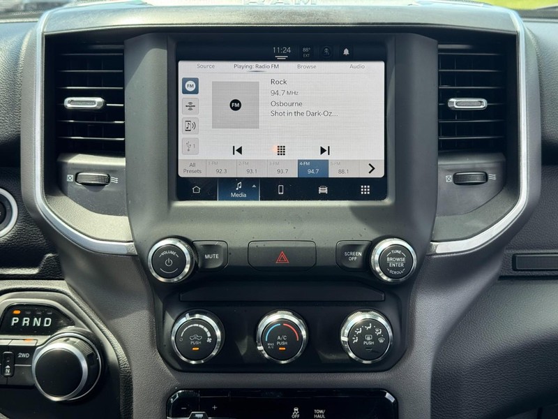 Ram 2500 Vehicle Full-screen Gallery Image 15