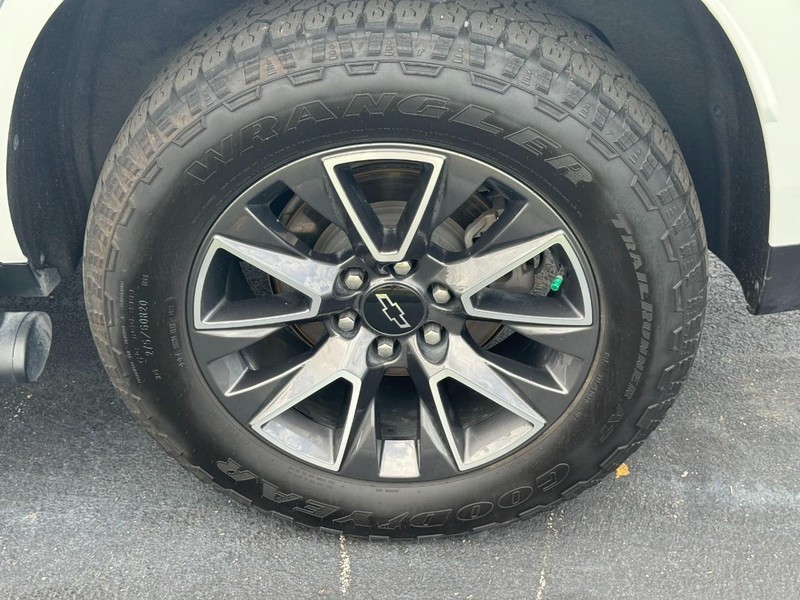 Chevrolet Tahoe Vehicle Full-screen Gallery Image 10