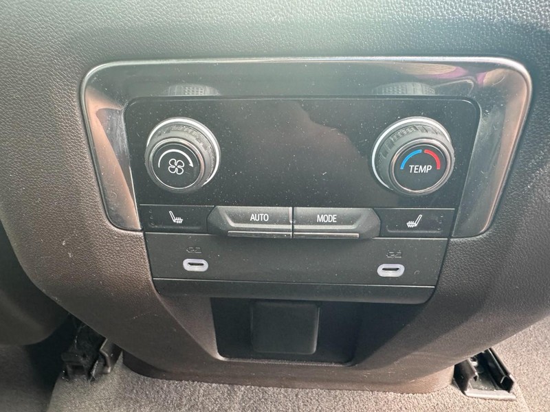 Chevrolet Tahoe Vehicle Full-screen Gallery Image 13
