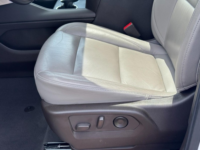 Chevrolet Tahoe Vehicle Full-screen Gallery Image 19