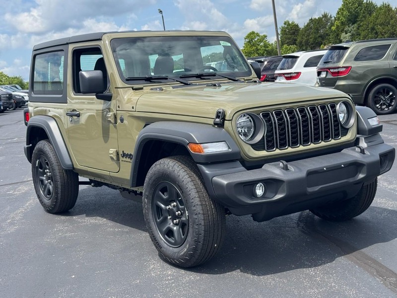 Jeep Wrangler Vehicle Full-screen Gallery Image 2