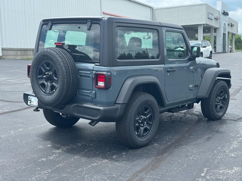 Jeep Wrangler Vehicle Full-screen Gallery Image 3