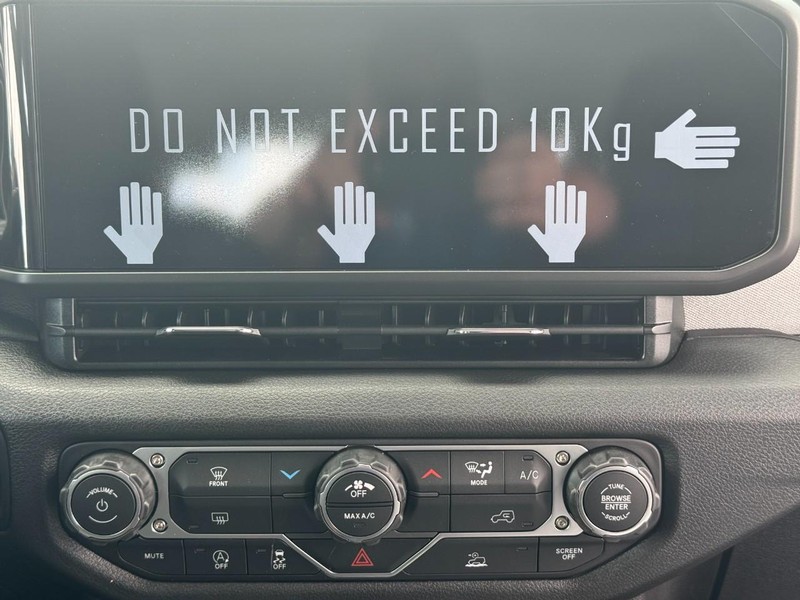 Jeep Wrangler Vehicle Full-screen Gallery Image 8