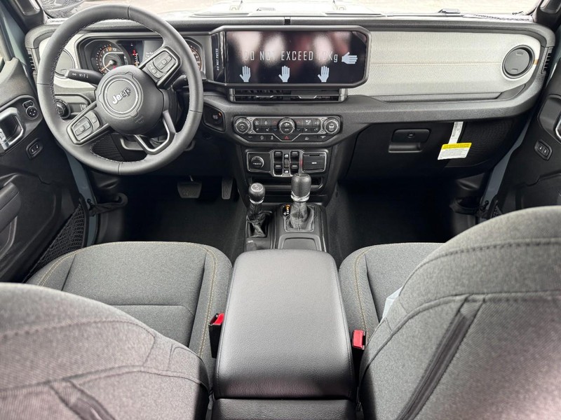 Jeep Gladiator Vehicle Full-screen Gallery Image 6