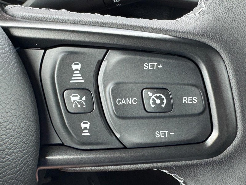 Jeep Gladiator Vehicle Full-screen Gallery Image 13
