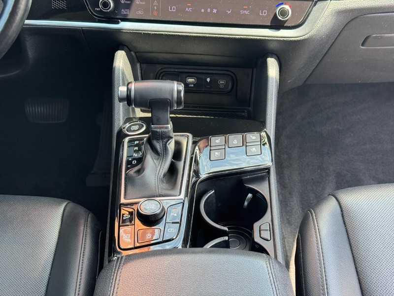 Kia Sportage Vehicle Full-screen Gallery Image 15