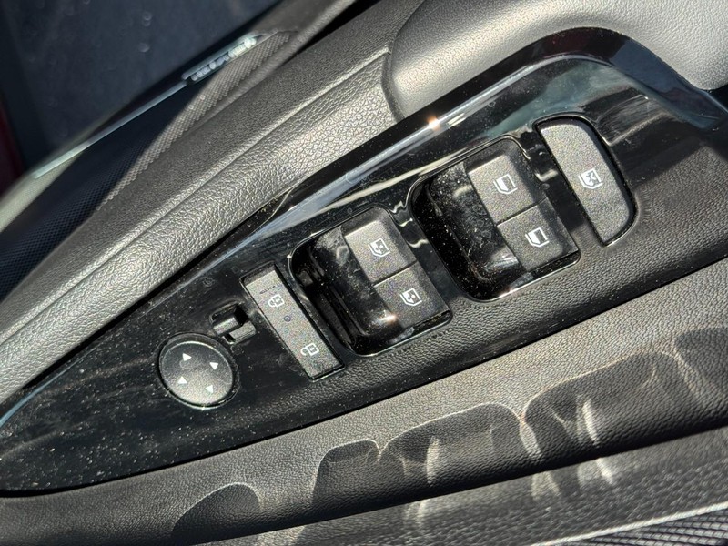 Kia Sportage Vehicle Full-screen Gallery Image 16