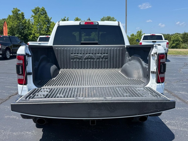 Ram 1500 Vehicle Full-screen Gallery Image 4