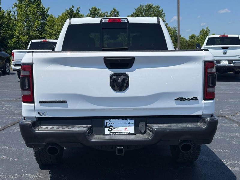 Ram 1500 Vehicle Full-screen Gallery Image 5