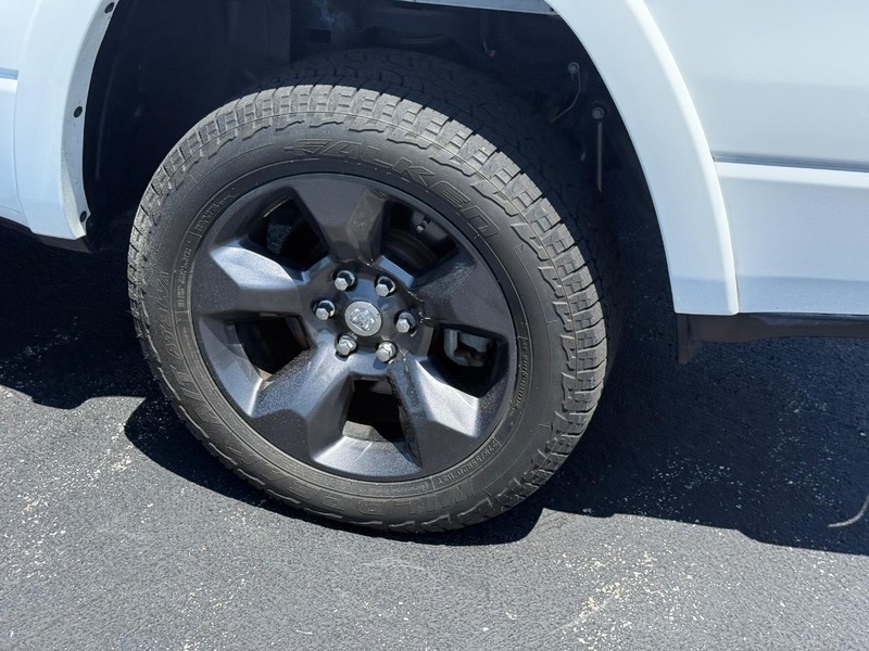 Ram 1500 Vehicle Full-screen Gallery Image 7
